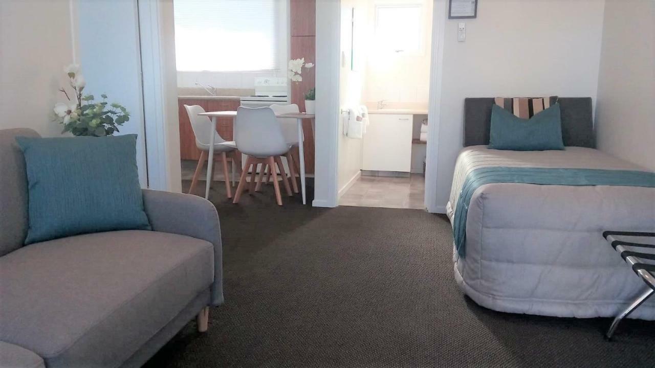 Almond Court Motel อเล็กซานดรา ภายนอก รูปภาพ